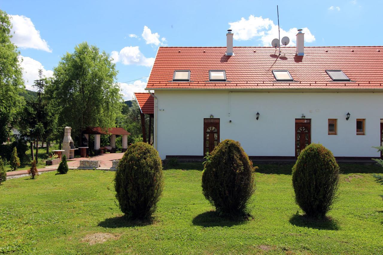 Felso Fogado Bed & Breakfast Felsotold Exterior photo